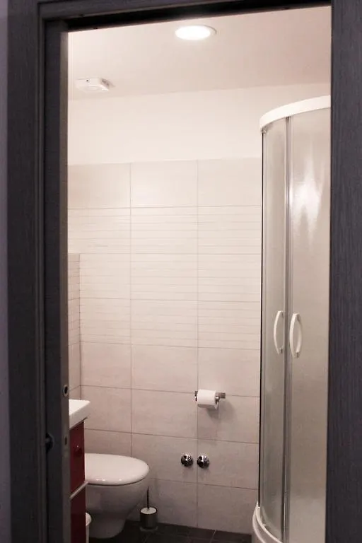 Konukevi Arcadia Domus Otel Roma